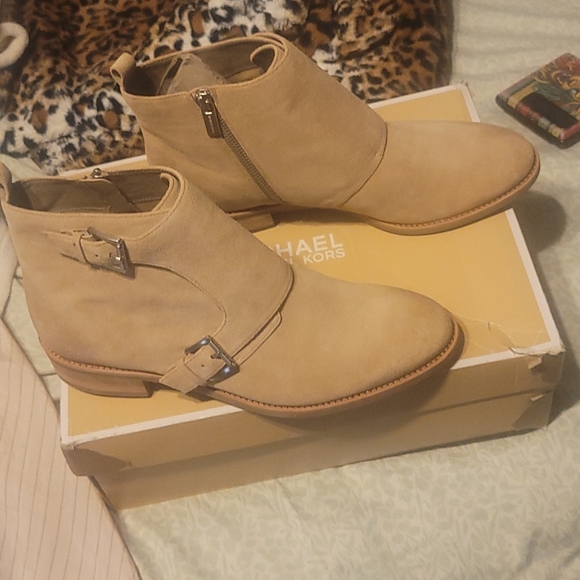 Michael Kors anclet boot - Picture 3 of 5